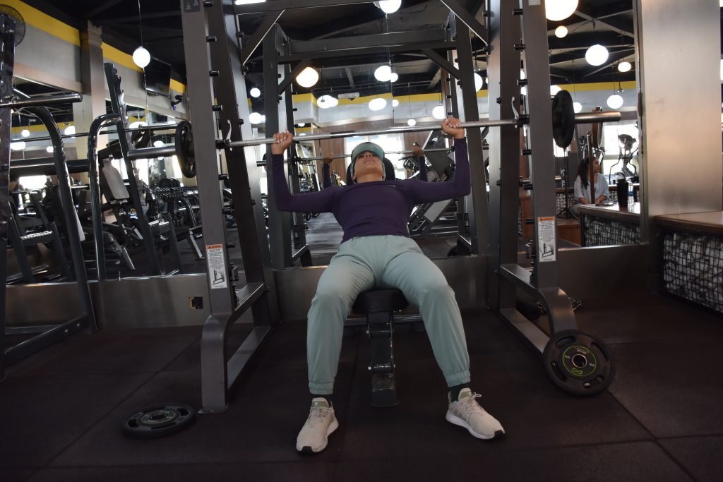 لت سیم‌کش دست جمع (Close-Grip Lat Pulldown)